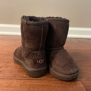 Toddler Ugg Classic ll boots